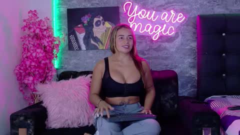 siamarlin online show from November 2025 10:31:02 PM