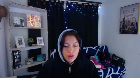 sian online show from February 2025 01:27:01 PM