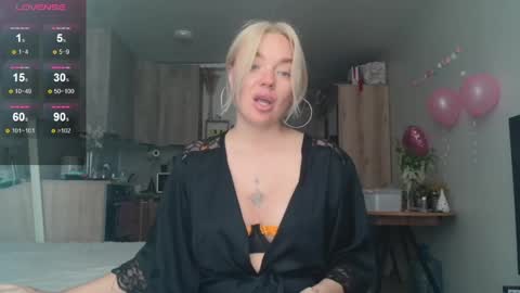 Snapshot of siberian_girl_ chatting on May 2026 09:17:02 AM Eva online show from May 2026 09:17:02 AM
