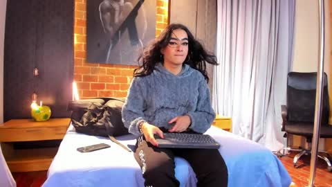 SinnaDark online show from March 2026 11:10:01 AM