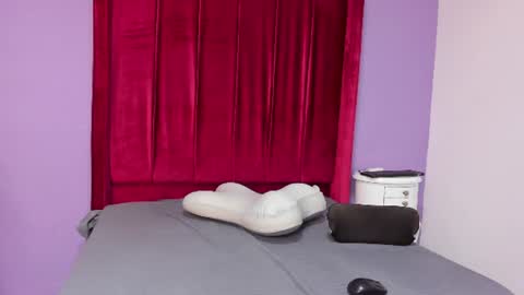 sienna_glow online show from July 2026 12:49:01 AM