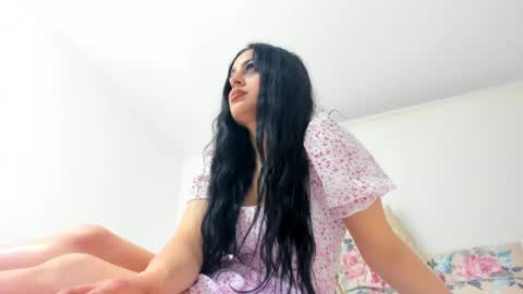 Sienna online show from May 2026 08:27:02 PM