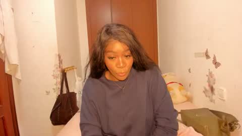 sierra_violet online show from April 2026 06:52:02 PM