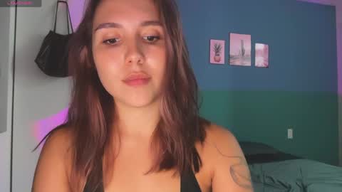 You fav Miss Si online show from May 2026 02:45:01 PM