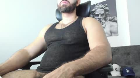 simon_leon01 online show from April 2026 11:39:02 AM