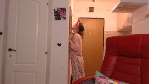 simyhvn online show from April 2026 04:10:02 AM