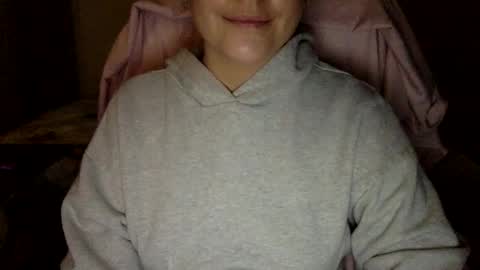 Sindra online show from December 2024 11:49:01 PM