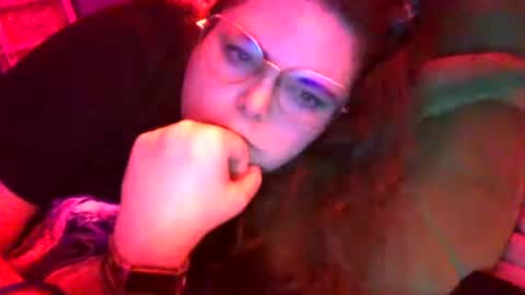 Snapshot of siofra chatting on July 2026 04:22:01 PM Siofra online show from July 2026 04:22:01 PM