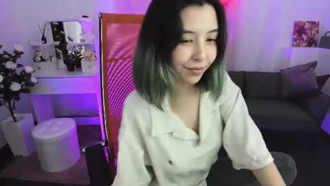 Snapshot of sirenmystique chatting on June 2026 02:48:01 PM Si online show from June 2026 02:48:01 PM