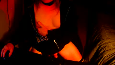 red online show from September 2025 03:33:01 PM