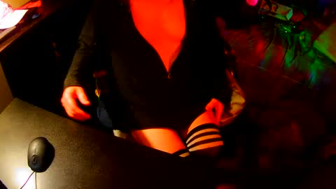 red online show from September 2025 07:59:01 PM