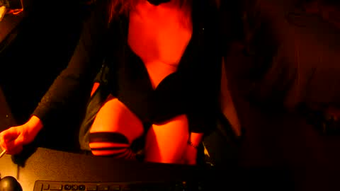 red online show from October 2025 12:44:02 AM