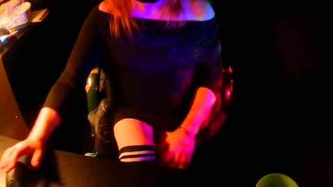 red online show from October 2025 05:33:01 AM