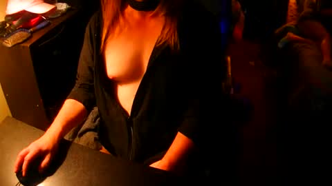 red online show from October 2025 04:02:02 AM