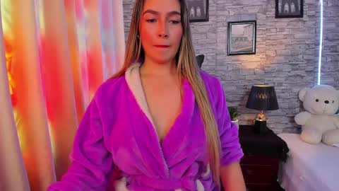 Skarleth online show from April 2026 08:17:02 PM