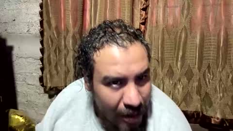 Snapshot of skinhell chatting on February 2026 12:30:02 AM Elias online show from February 2026 12:30:02 AM