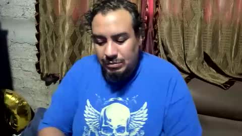 Snapshot of skinhell chatting on February 2026 12:31:01 AM Elias online show from February 2026 12:31:01 AM