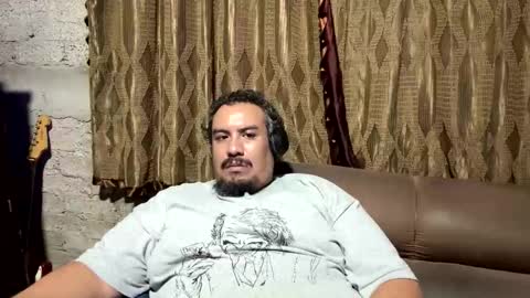 Snapshot of skinhell chatting on March 2026 01:09:02 AM Elias online show from March 2026 01:09:02 AM