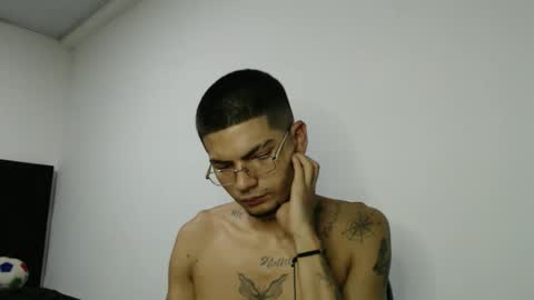 Snapshot of skinny_badboy chatting on February 2026 03:25:01 AM E R O S online show from February 2026 03:25:01 AM