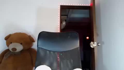 jesica online show from April 2026 06:03:02 AM