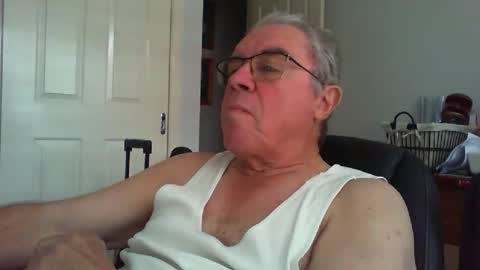 Snapshot of skipper1970 chatting on April 2026 01:25:01 AM Skipper1970 online show from April 2026 01:25:01 AM