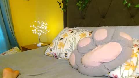 Skylar online show from April 2026 12:50:01 PM