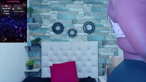 skyler_naomi online show from May 2026 01:27:01 PM