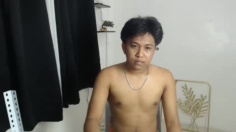 Snapshot of skyler_twinkx chatting on April 2026 02:55:02 PM Skyler online show from April 2026 02:55:02 PM