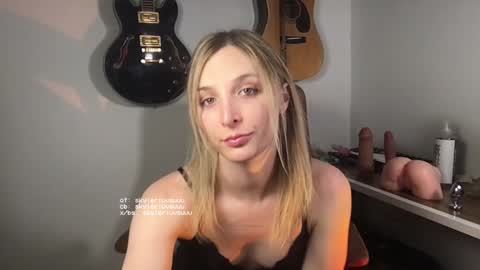 skylerluvsuuu online show from January 2025 02:02:01 AM