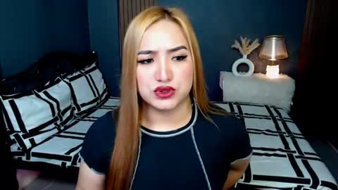 Queen Cyrine online show from June 2026 01:47:01 PM