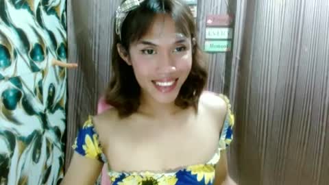 Snapshot of slutqueen_raz chatting on June 2026 12:35:01 AM Raz online show from June 2026 12:35:01 AM