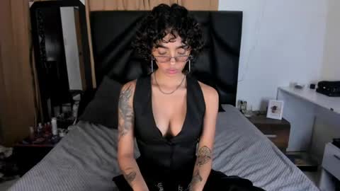 slutty_venus7 online show from July 2026 12:53:01 AM