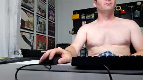 slyy_foxxx online show from July 2026 02:43:02 PM