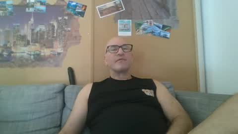 sneakerboy18 online show from June 2026 08:49:02 AM
