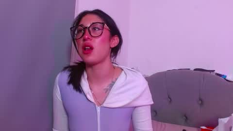 IG     OF red moonn online show from October 2025 04:33:02 AM