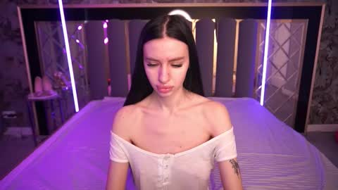 snow_whiteeex online show from March 2026 06:39:01 AM