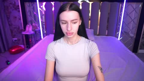 snow_whiteeex online show from April 2026 05:38:01 AM