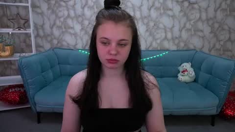 Snapshot of snowwhite_bella chatting on April 2026 07:27:01 PM snowwhite_bella online show from April 2026 07:27:01 PM