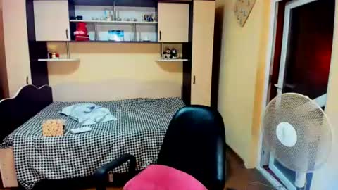Snapshot of soffy_skye chatting on July 2026 05:03:02 AM Soffy online show from July 2026 05:03:02 AM