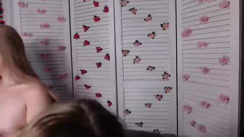 Sofia here online show from November 2025 12:22:01 AM