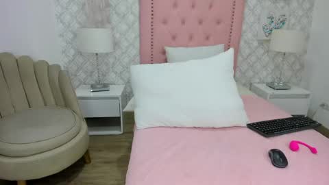 Snapshot of sofia_martinez9 chatting on May 2026 07:55:02 PM sofia_martinez9 online show from May 2026 07:55:02 PM