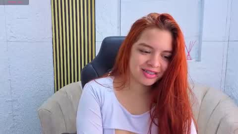 Snapshot of sofia_red_cn chatting on June 2026 01:37:02 PM sofia_red_cn online show from June 2026 01:37:02 PM
