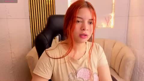Snapshot of sofia_red_cn chatting on June 2026 01:17:02 PM sofia_red_cn online show from June 2026 01:17:02 PM