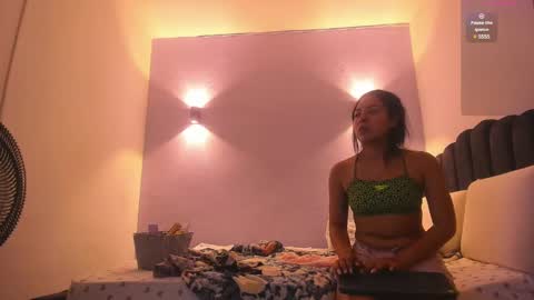 Sofia online show from January 2025 04:25:02 AM