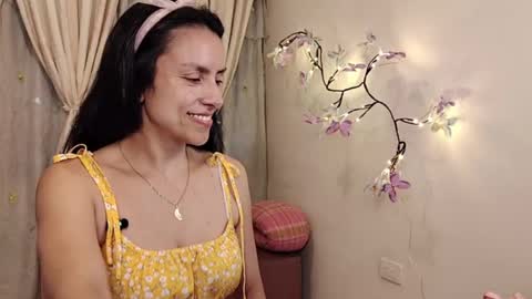 Sofi Bella online show from April 2026 07:08:02 PM