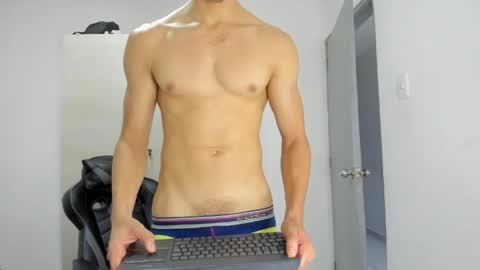 sola_enzo online show from May 2026 05:01:01 PM
