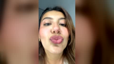 sommerr111 online show from May 2026 01:25:02 AM