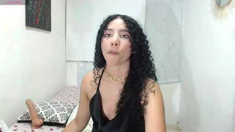 Snapshot of sophi_baby chatting on March 2025 02:17:02 AM Sophi baby online show from March 2025 02:17:02 AM
