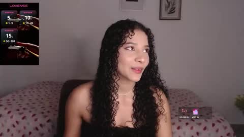 Snapshot of sophi_baby chatting on September 2025 04:25:02 AM Sophi baby online show from September 2025 04:25:02 AM