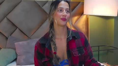 Snapshot of sophia_loreenn chatting on January 2026 01:46:02 PM Sofia online show from January 2026 01:46:02 PM